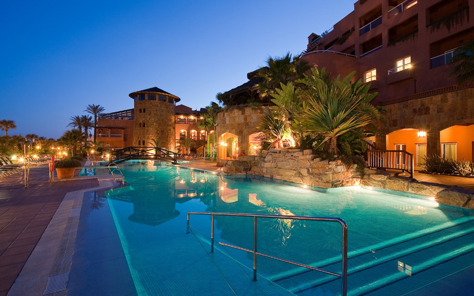فندق وثالاسو سبا إلبا إيستيبونا غران إِستيبونا المظهر الخارجي الصورة The swimming pool at the Royal Spa at The Royal
