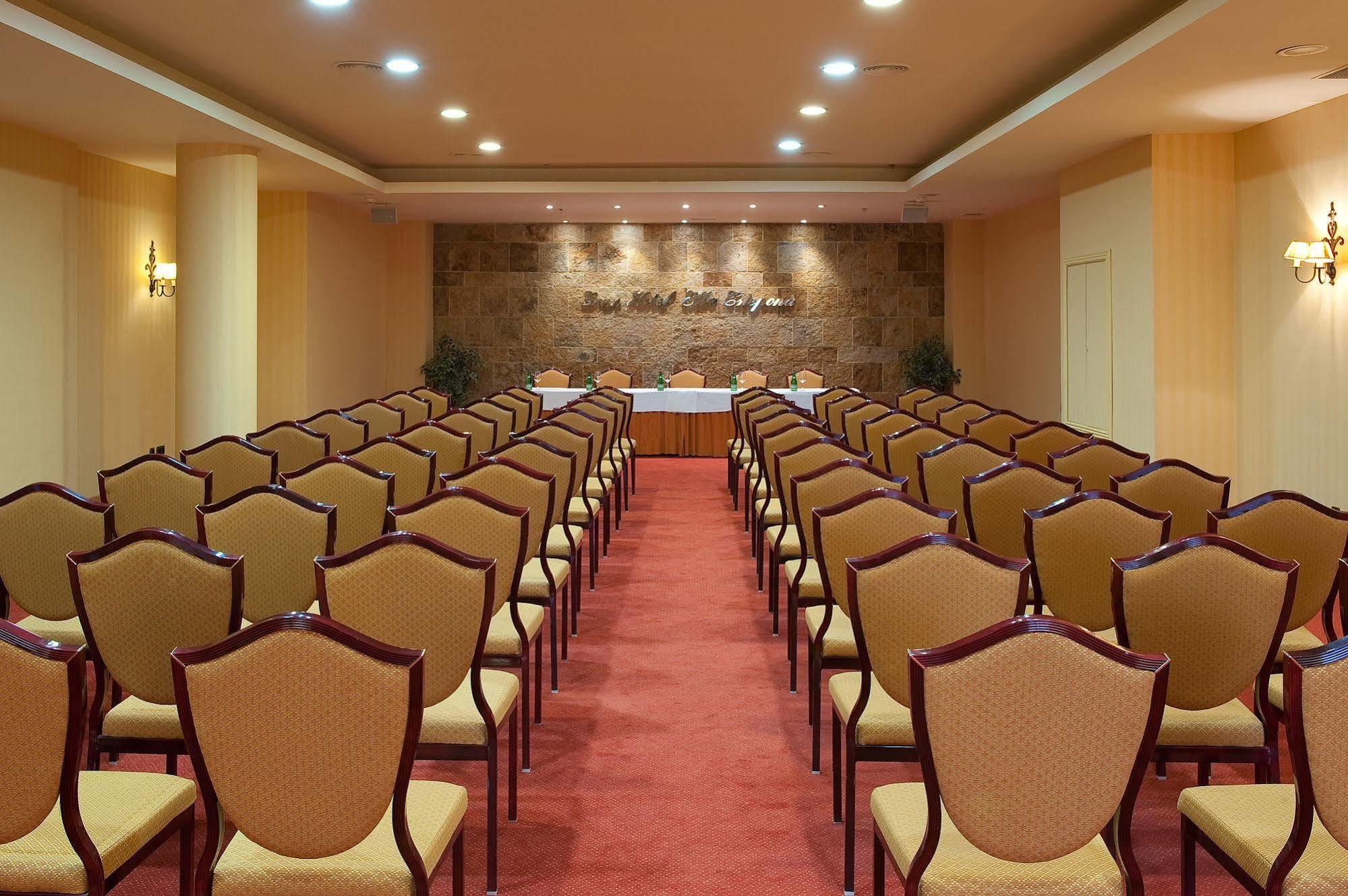 فندق وثالاسو سبا إلبا إيستيبونا غران إِستيبونا المظهر الخارجي الصورة The hotel's conference room