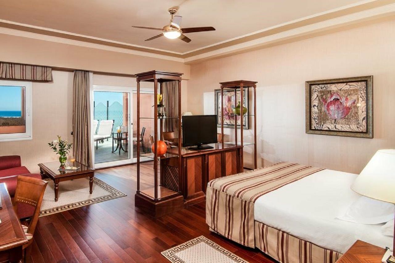 فندق وثالاسو سبا إلبا إيستيبونا غران إِستيبونا المظهر الخارجي الصورة Suite at the Hilton Athens